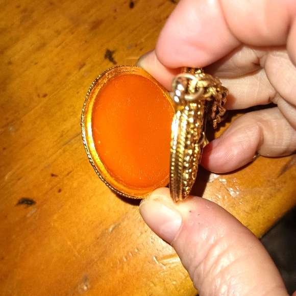 UNICORN KEY CHAIN PERFUME INSIDE. 1960s never used! Was my grandmother's - Picture 2 of 3